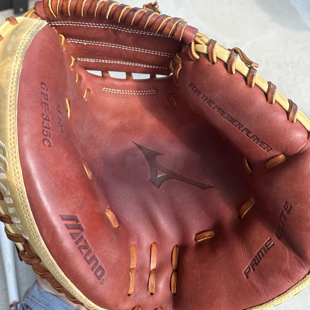 Mizuno Prime Elite 33.50“ catchers mitt. Bought brand new